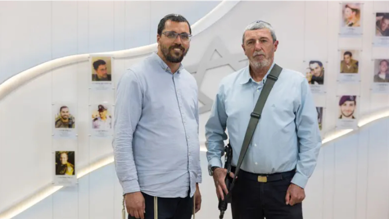 ערוץ 7: "רוח מנצחת: ראיון עם הרב רפי פרץ, מקים מכינת עצמונה ובנו רעי פרץ שמנהל אותה כיום"