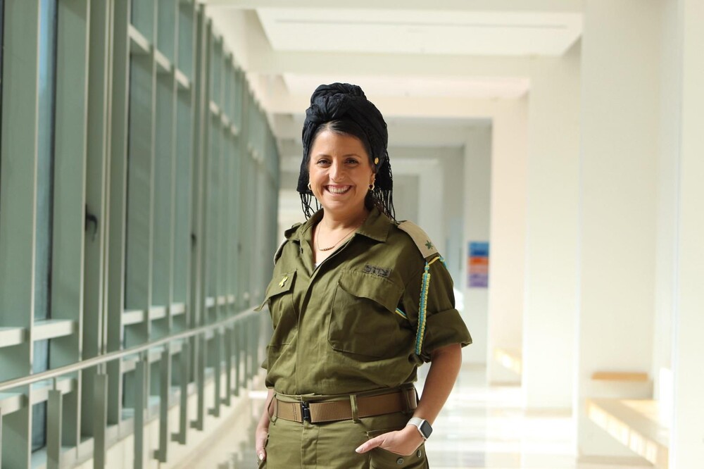 בגבורה ובענווה – 8 סיפורים לחנוכה מעולם המכינות